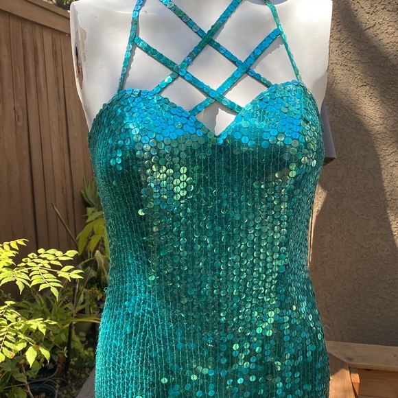 Emerald green sequins evening maxi dress - Picture 2 of 8